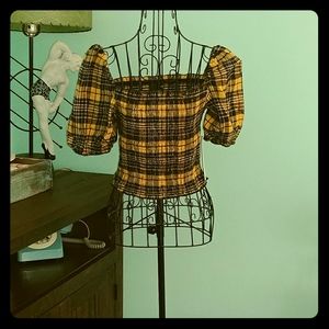 NWT Yellow & Black Plaid. Cropped Top Small